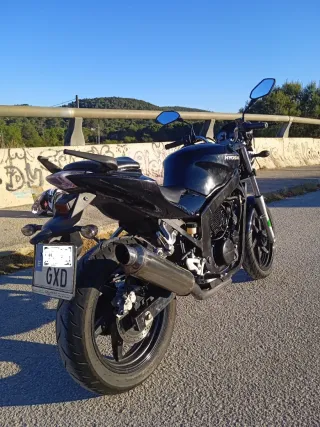 Moto naked Hyosung 125 Comet