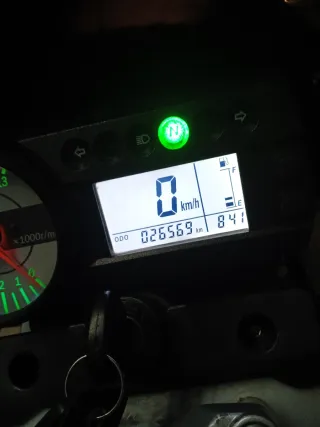 Moto naked Hyosung 125 Comet