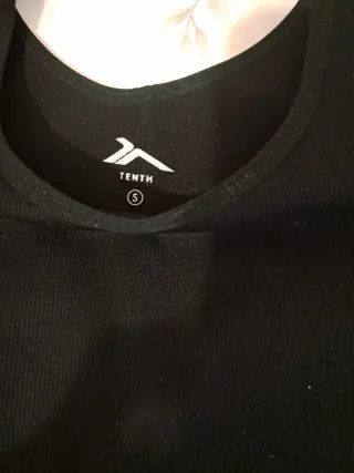 Camiseta negra deportiva talla S