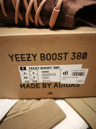 Adidas Yeezy Boost 380 Deportivas Marrones y Azule