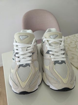 Tênis New Balance 9060 Bege Tam 43
