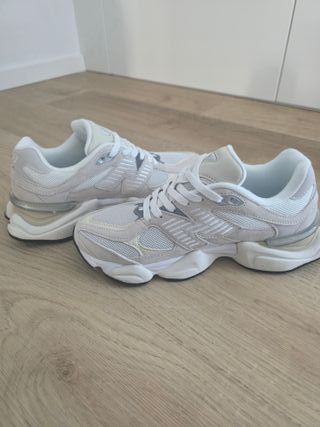 Tênis New Balance 9060 Bege Tam 43