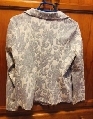 Blazer brocado gris y blanco talla XL
