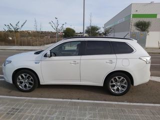 Mitsubishi Outlander PHEV 2.0 Kaiteki 4WD
