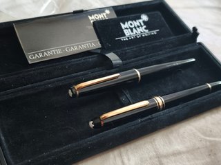 Elegante astuccio con 2 penne Montblanc