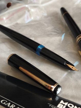 Elegante astuccio con 2 penne Montblanc