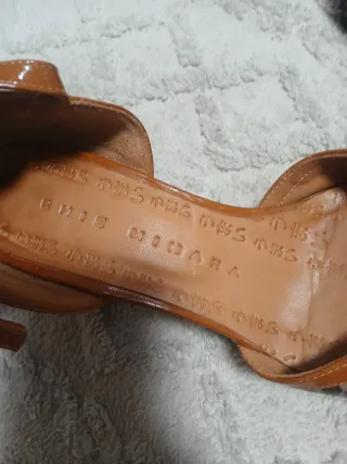 Zapatos elegantes beige y marrón