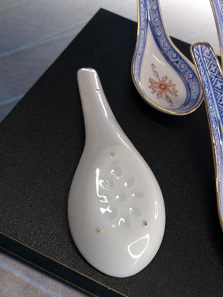 Cucharas de porcelana china.