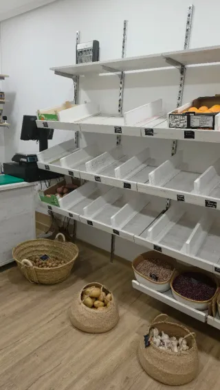 Muebles Frutería Estanterías y Cestas