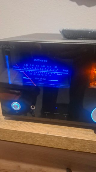 Advance Paris Amplificador Integrado