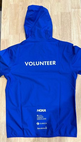 Chubasquero Hoka Maratón Barcelona Edición 2026