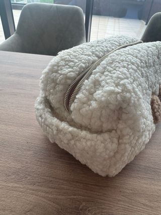 Beauty case in peluche con cuore