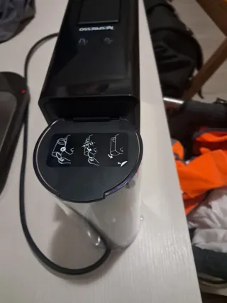 Macchina caffè Nespresso Essenza Mini