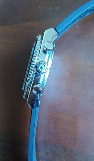 Reloj Timex Q Cronógrafo Plata y Negro