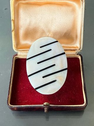 Anello grande madreperla e nero