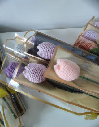 Tulipanes tejidas a ganchillo, detalles comunión,