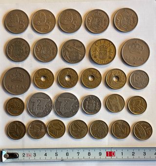 Lote monedas peseta variadas fuera circulación