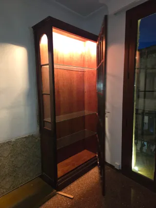Vitrina madera y cristal 70 años madera calidad