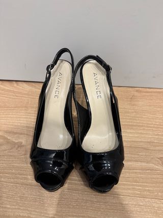 Sandalias charol negras T.38 poco uso
