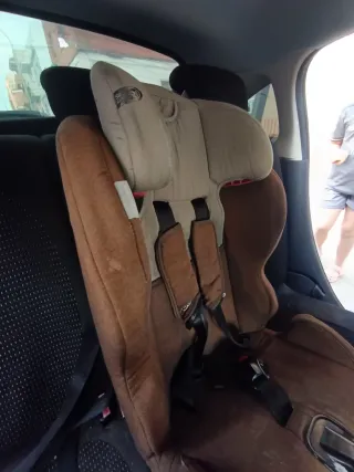 Silla de coche gris