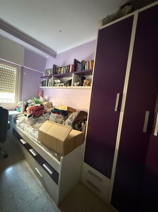 Mueble juvenil modular morado y blanco