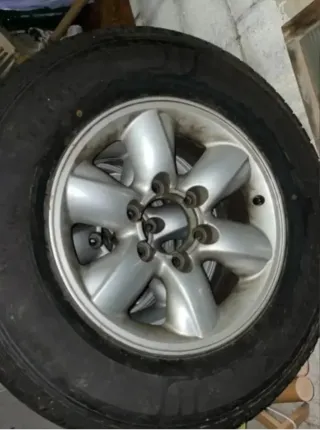 Tapa cubos tapabujes Nissan Terrano