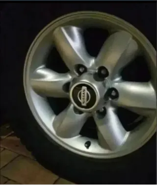 Tapa cubos tapabujes Nissan Terrano