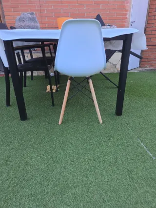 2 Sillas Nórdicas Plástico y Madera