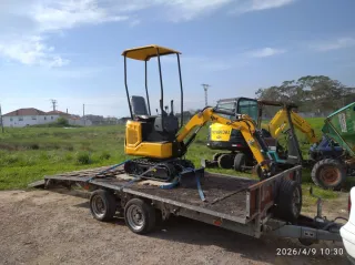 Mini retroexcavadora orugas de goma