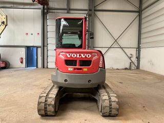 Mini Excavadora Volvo ECR50D