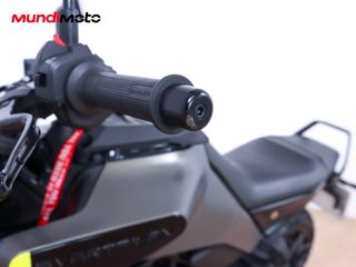 HUSQVARNA SVARTPILEN 125 ABS