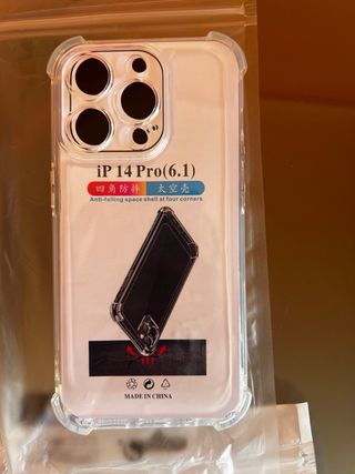 4 custodie iPhone 14 Pro + 3 proteggi schermo, tutto nuovo