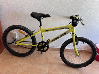 Bicicleta infantil amarilla