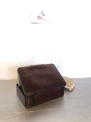 Set pulizia scarpe vintage con scatola spazzola e