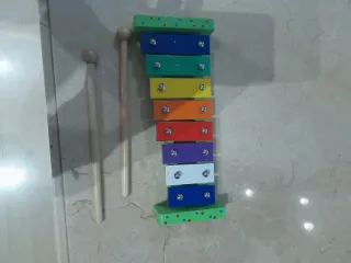 Xilófono infantil de madera