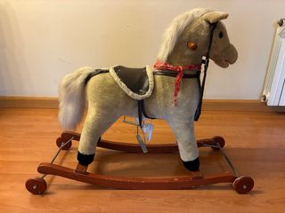 Caballo balancín de madera