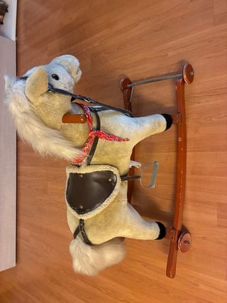 Caballo balancín de madera
