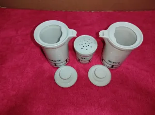 Set di contenitori in ceramica per olio, aceto e sale