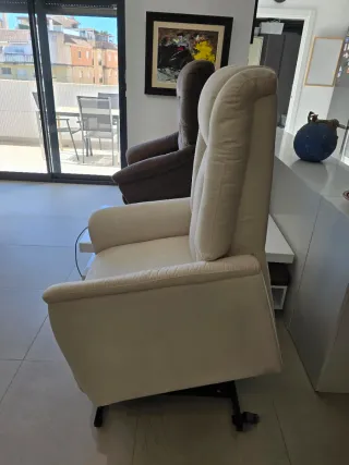 Sillón eléctrico levantapersonas beige