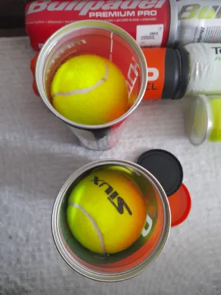 Lote 21 Pelotas Tenis
