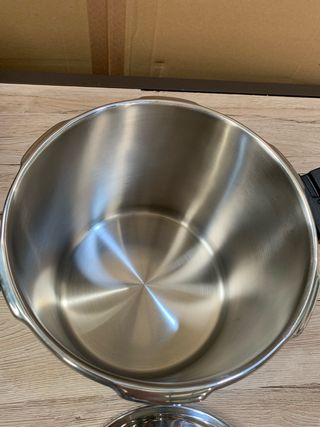 Olla Express Inducción Jata OSR8 8L 22cm