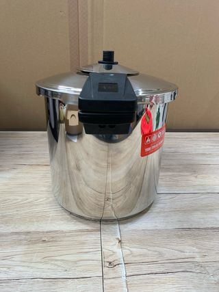 Olla Express Inducción Jata OSR8 8L 22cm