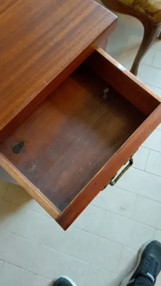 Comodino vintage in legno
