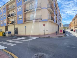 Alquiler de local comercial en calle Feria