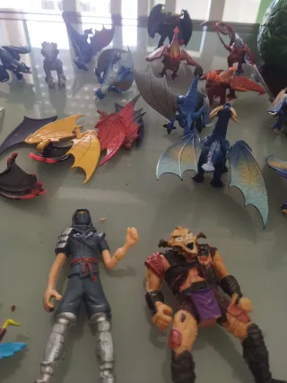 Lote de figuras de dragones