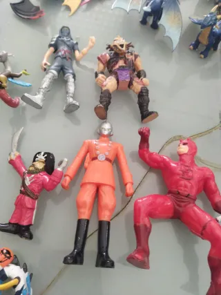Lote de figuras de dragones
