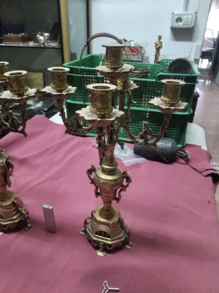 Candelabros antiguos de bronce