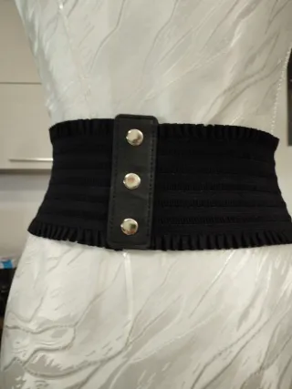 Cintura Gotica Nera con Lacci e Fibbie