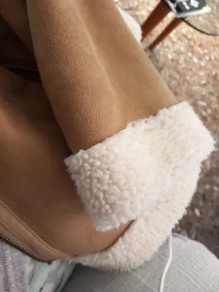 Chaquetón de borrego marrón y blanco