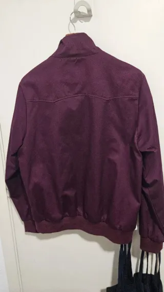 Cazadora Harrington Merc London color vino tinto